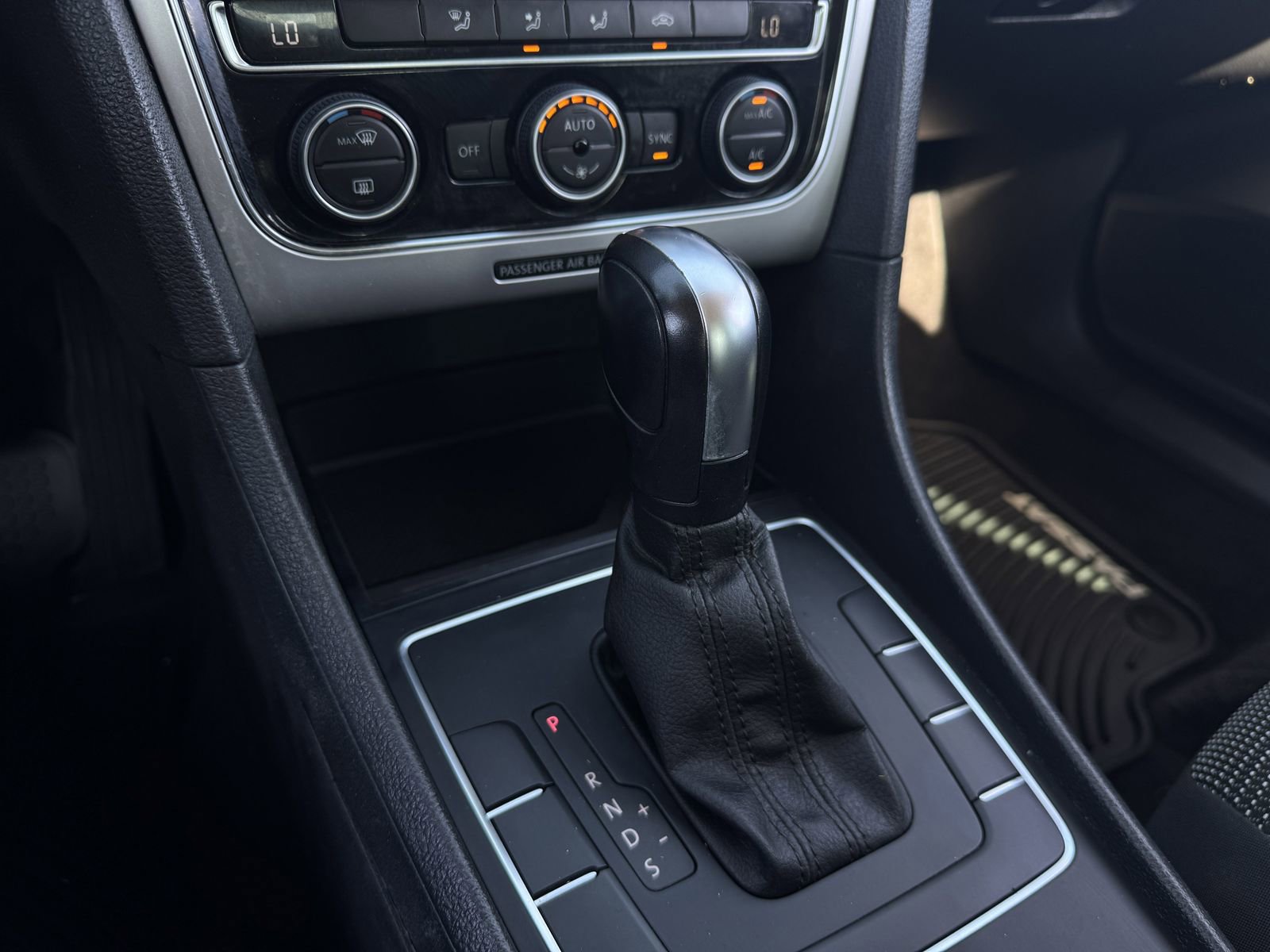 Used 2016 Volkswagen Passat 1.8T S image 20