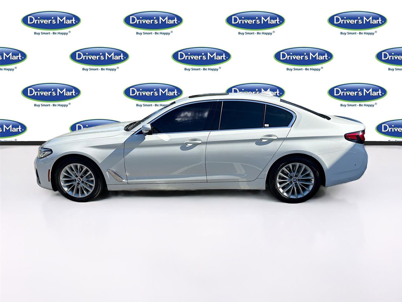 Used 2021 BMW 530i xDrive w/ Premium Package image 4