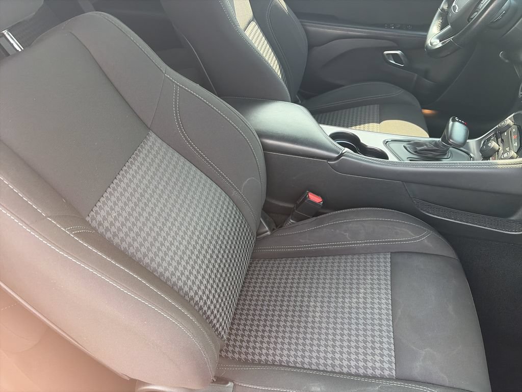 Used 2019 Dodge Challenger SXT w/ Blacktop Package RWD image 29