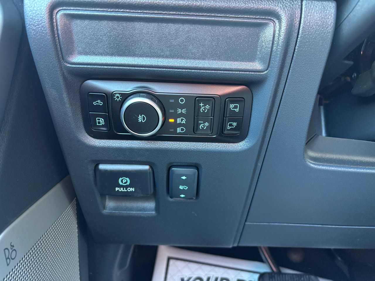 Used 2025 Ford F150 Lariat w/ Equipment Group 502A High image 16