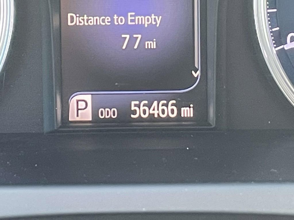 Used 2016 Toyota Camry LE image 24