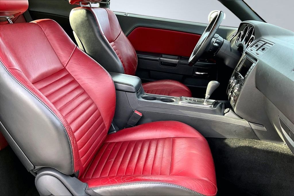 Used 2013 Dodge Challenger SXT RWD image 7