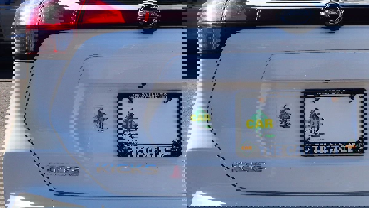 Used 2023 Nissan Kicks SR image 19