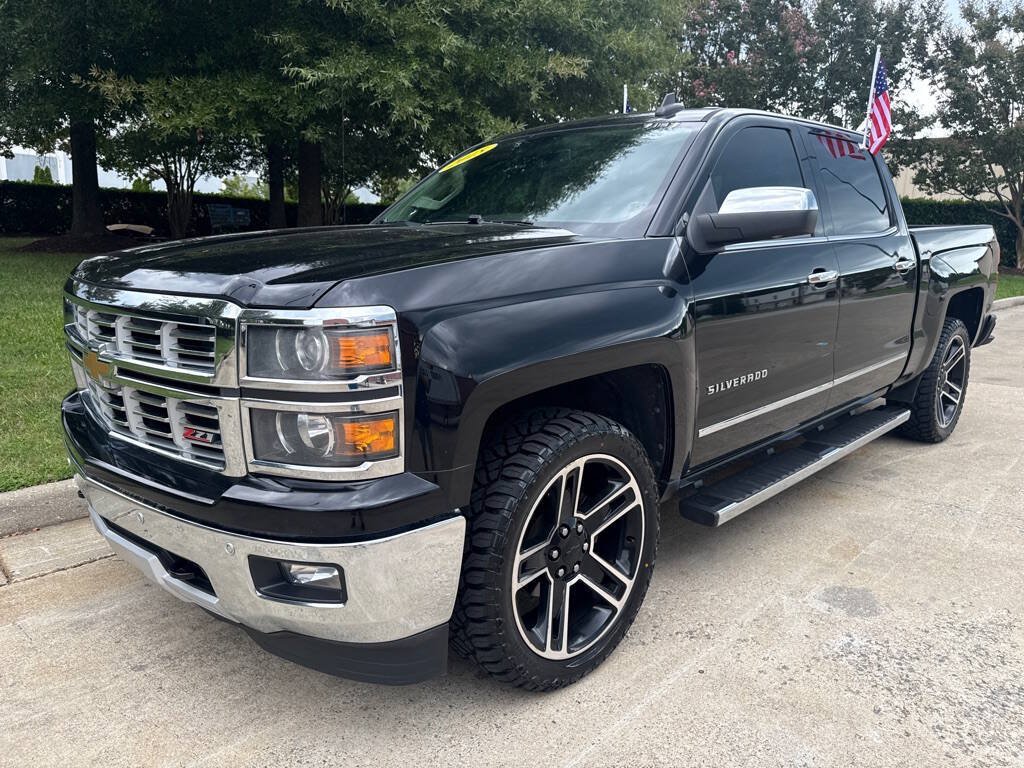 Used 2015 Chevrolet Silverado 1500 LTZ Z71 w/ LTZ Plus Package AWD/4WD image 4