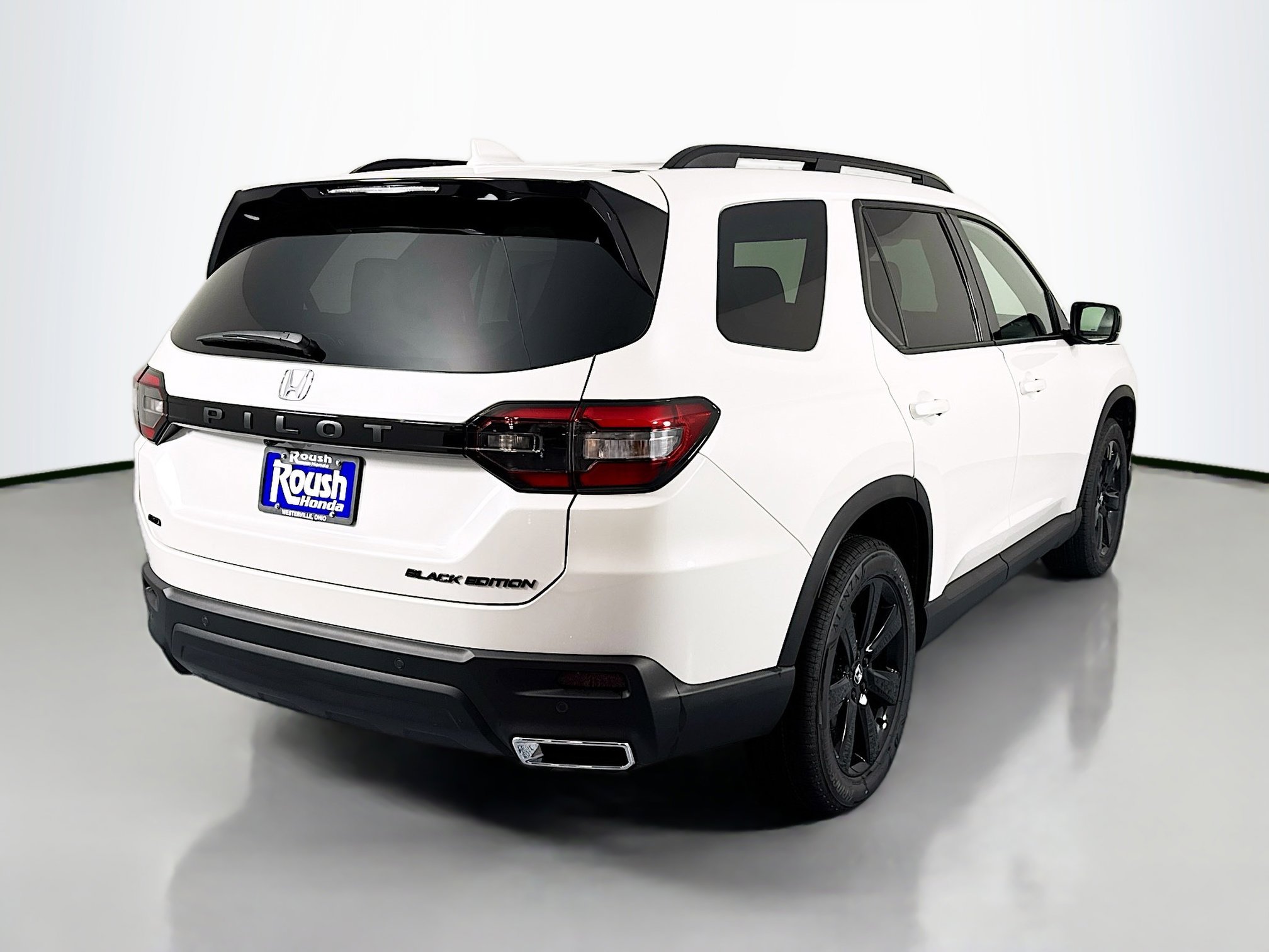 New 2025 Honda Pilot Black Edition image 5