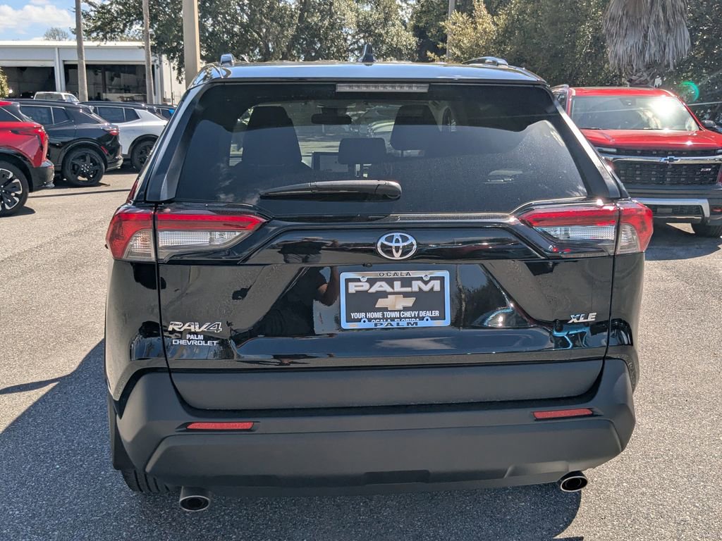 Used 2025 Toyota RAV4 XLE w/ Convenience Package image 4