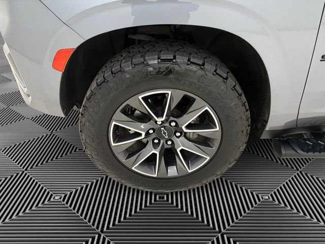 Used 2022 Chevrolet Suburban Z71 AWD/4WD image 9