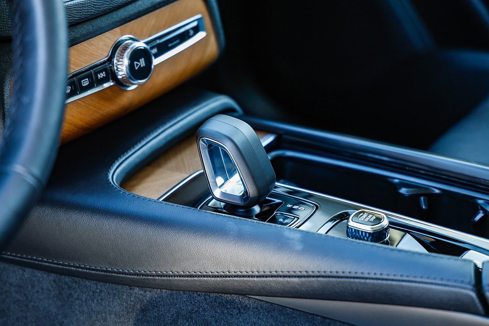 Used 2023 Volvo XC90 T8 Plus image 20