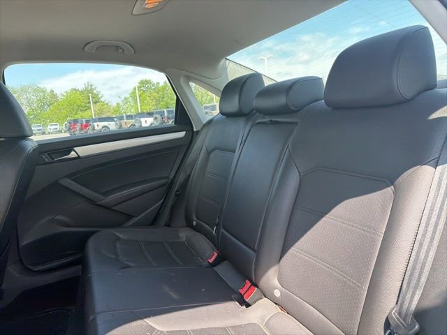 Used 2013 Volkswagen Passat TDI SE FWD image 13