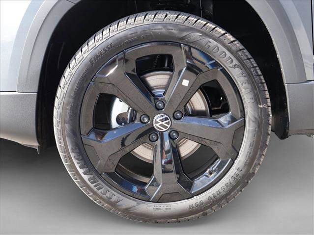 New 2026 Volkswagen Taos SEL AWD/4WD image 11