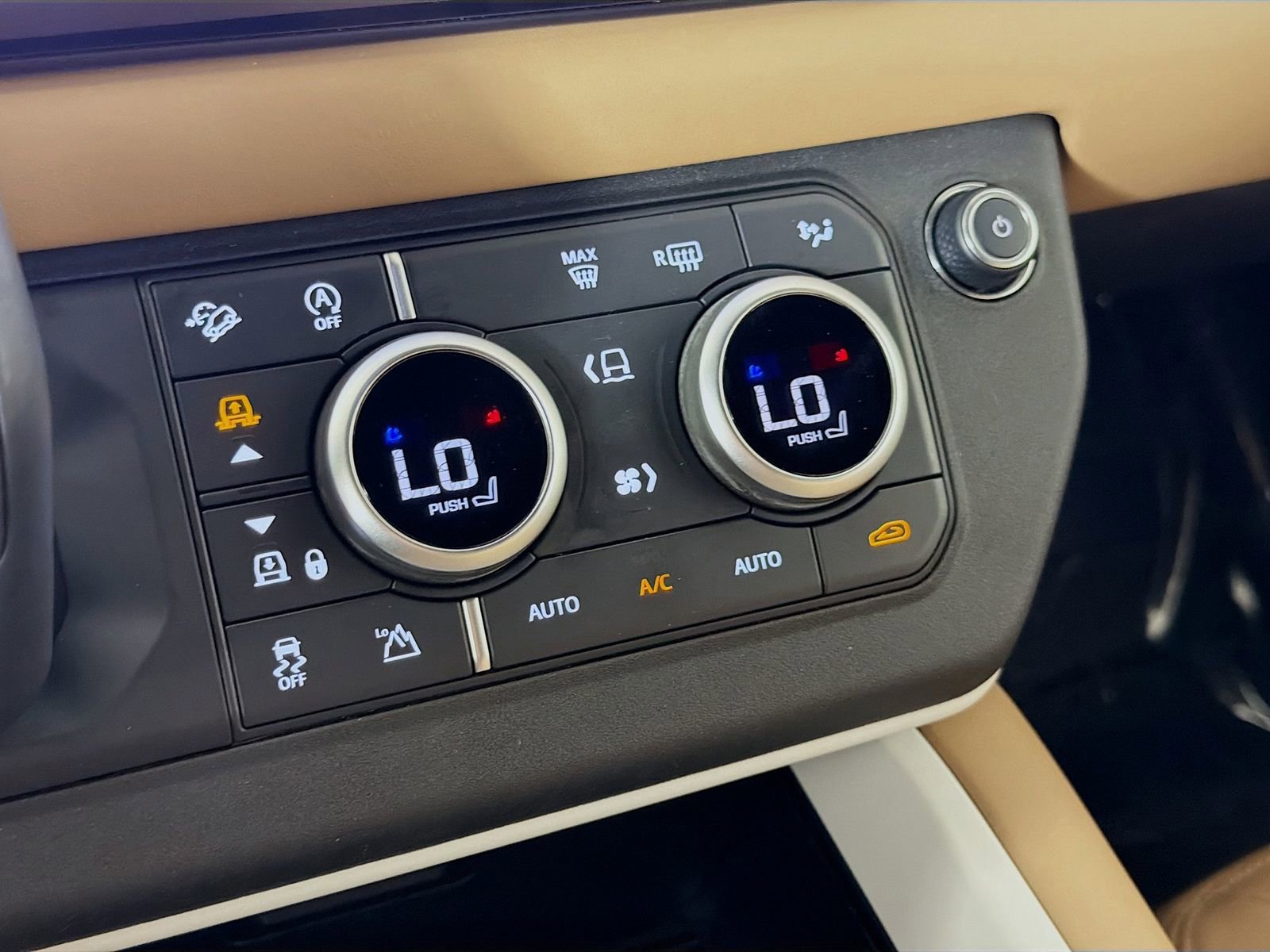 Certified 2025 Land Rover Defender 110 S AWD/4WD image 15