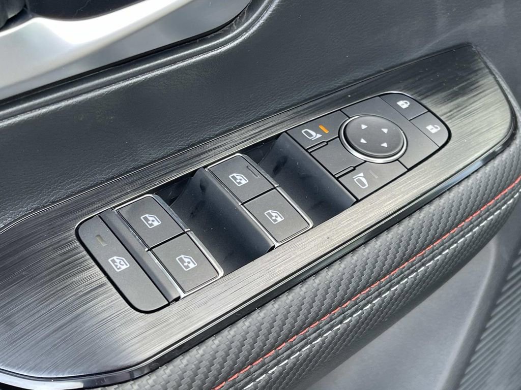 New 2026 Nissan Kicks SR w/ Cold Weather Package FWD image 21