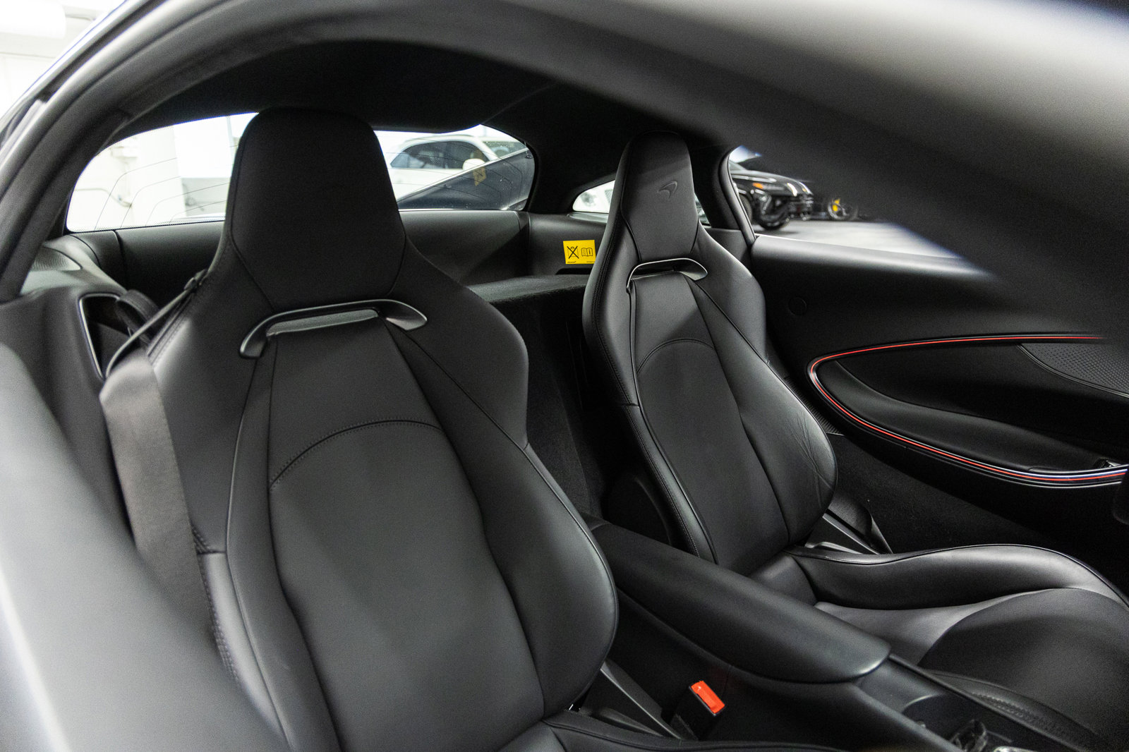 Used 2023 McLaren Artura image 44