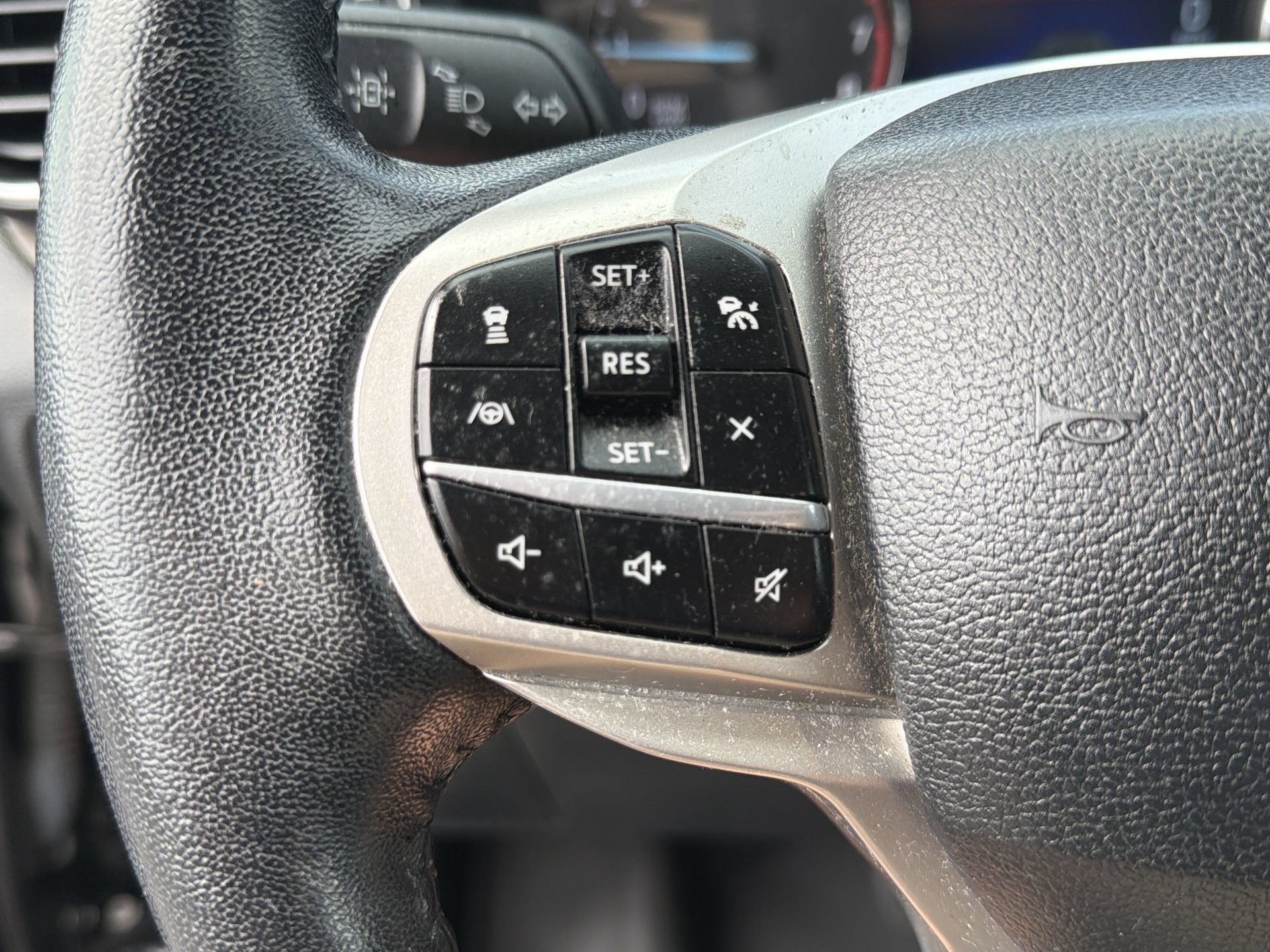 Used 2021 Ford Explorer Limited w/ Equipment Group 301A RWD image 15