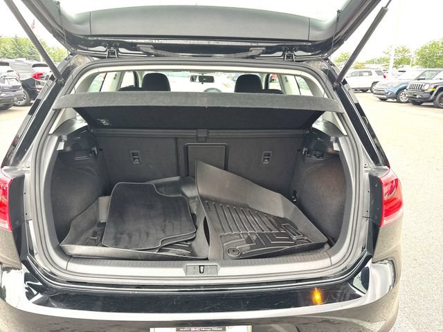 Used 2016 Volkswagen Golf 2-Door FWD image 23