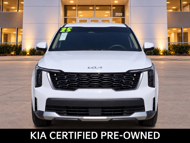 Certified 2025 Kia Sorento LX FWD image 2