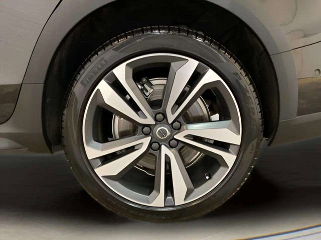 Used 2025 Volvo V60 B5 Cross Country Plus AWD/4WD image 95