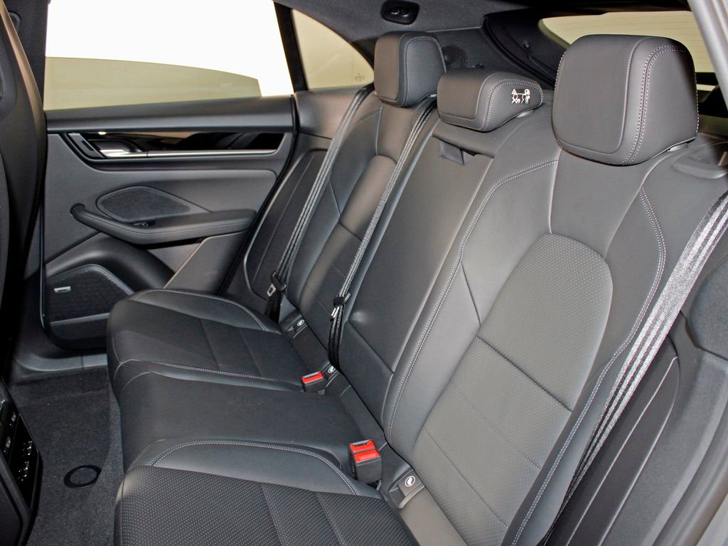 Certified 2025 Porsche Macan 4S Electric image 37