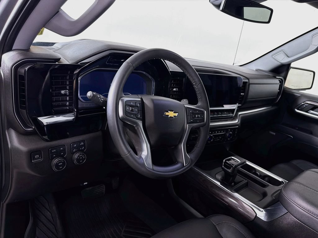 Used 2023 Chevrolet Silverado 1500 LTZ w/ LTZ Convenience Package II AWD/4WD image 10