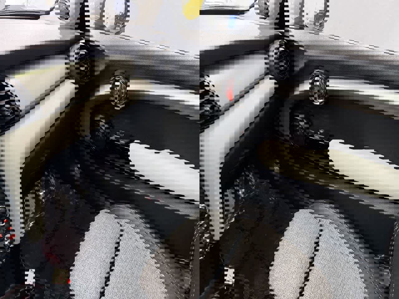 Used 2020 MINI Cooper SE w/ 6.5" Touchscreen Package image 26