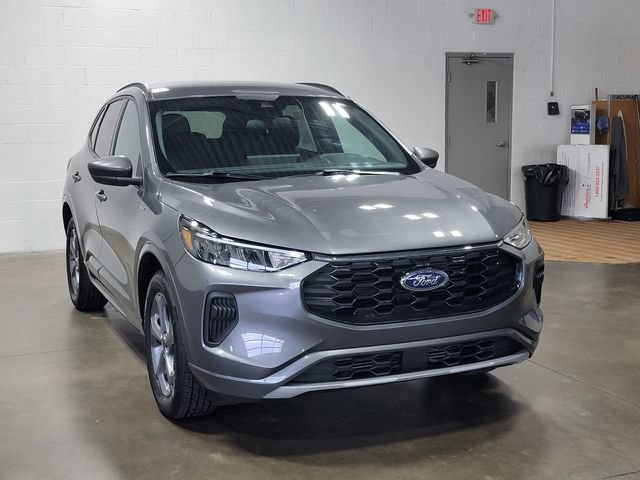 Used 2023 Ford Escape ST-Line AWD/4WD image 4