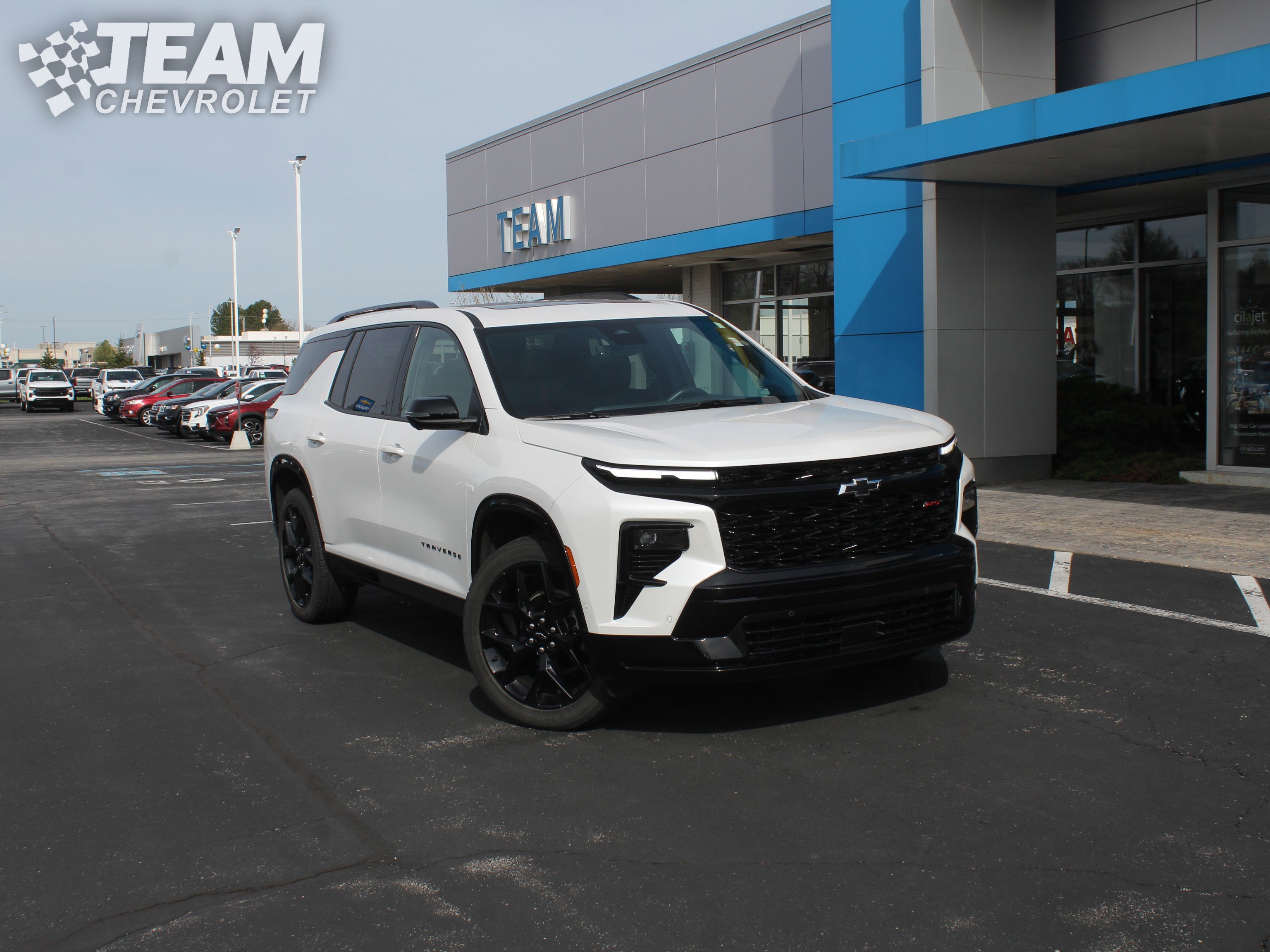 Used 2024 Chevrolet Traverse RS w/ LPO, Floor Liner Package image 2
