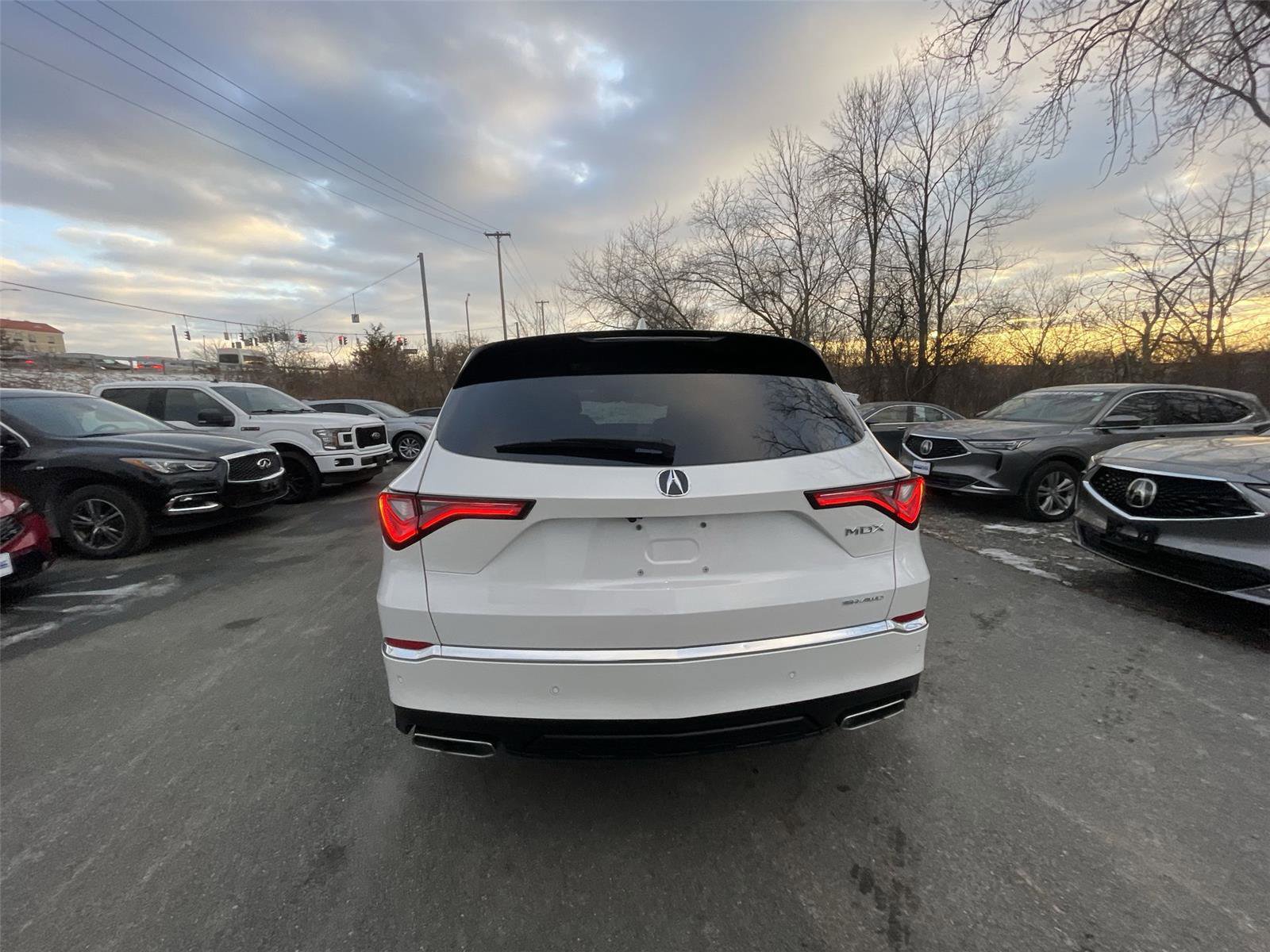 Used 2023 Acura MDX SH-AWD w/ Technology Package image 34