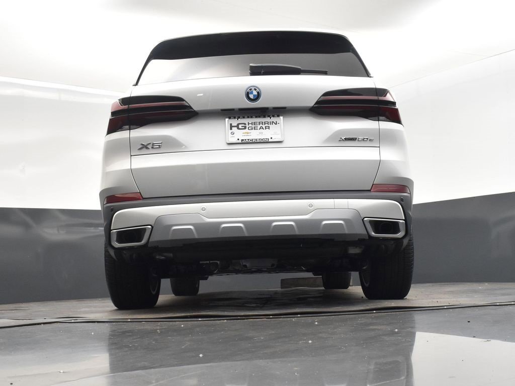 New 2026 BMW X5 xDrive50e image 41
