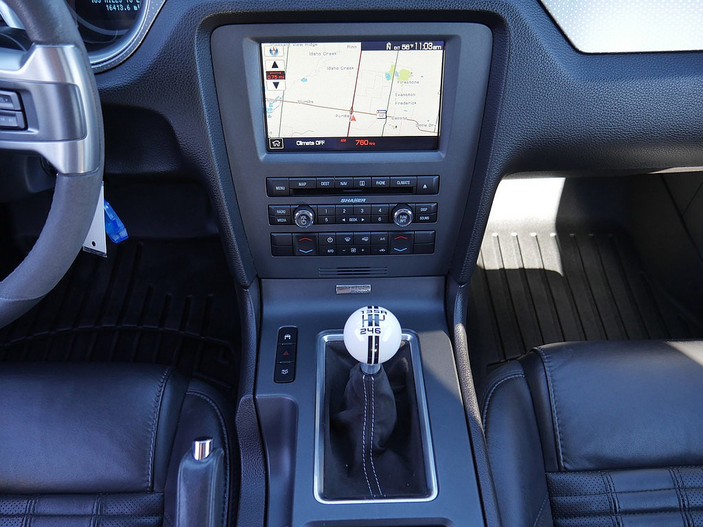 Used 2010 Ford Mustang Shelby GT500 RWD image 20