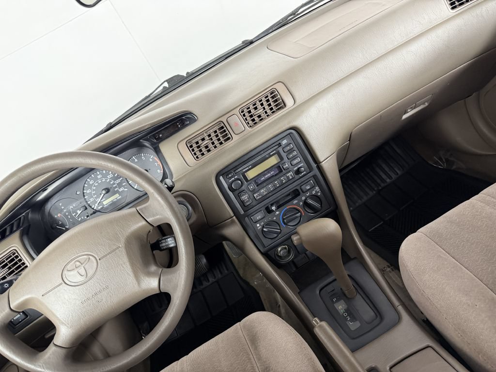 Used 1999 Toyota Camry LE w/ Value Pkg FWD image 33