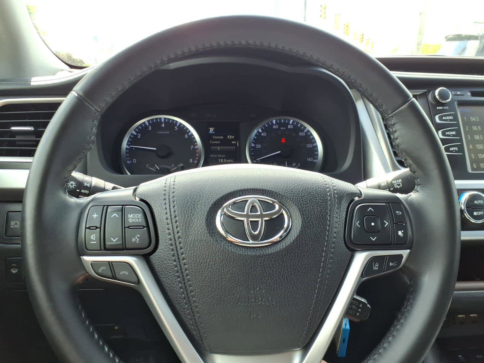 Used 2019 Toyota Highlander Plus AWD/4WD image 24