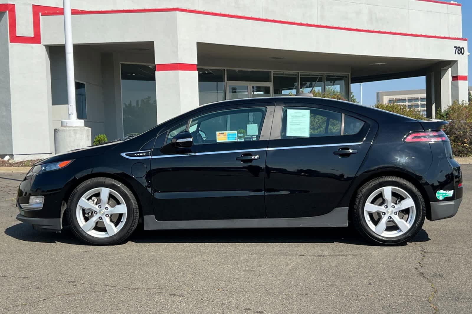 Used 2015 Chevrolet Volt Premium w/ Premium Trim Package FWD image 9