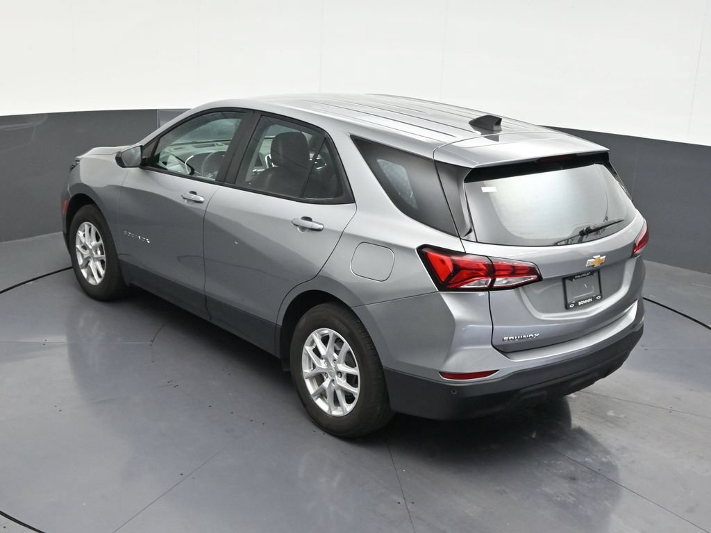 Used 2024 Chevrolet Equinox LS w/ Driver Confidence II Package FWD image 17