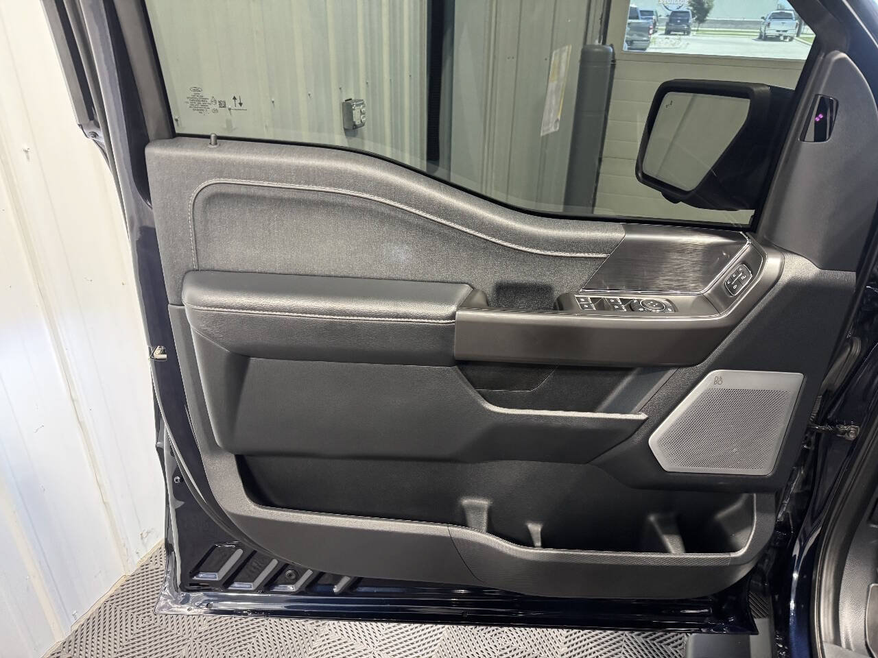 Used 2024 Ford F150 Lariat w/ Equipment Group 502A High AWD/4WD image 9