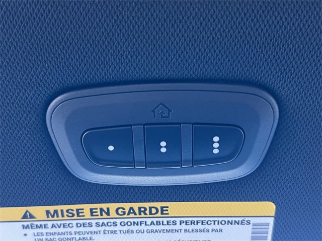 New 2026 Chrysler Pacifica Limited w/ Uconnect Theater Family Group image 32