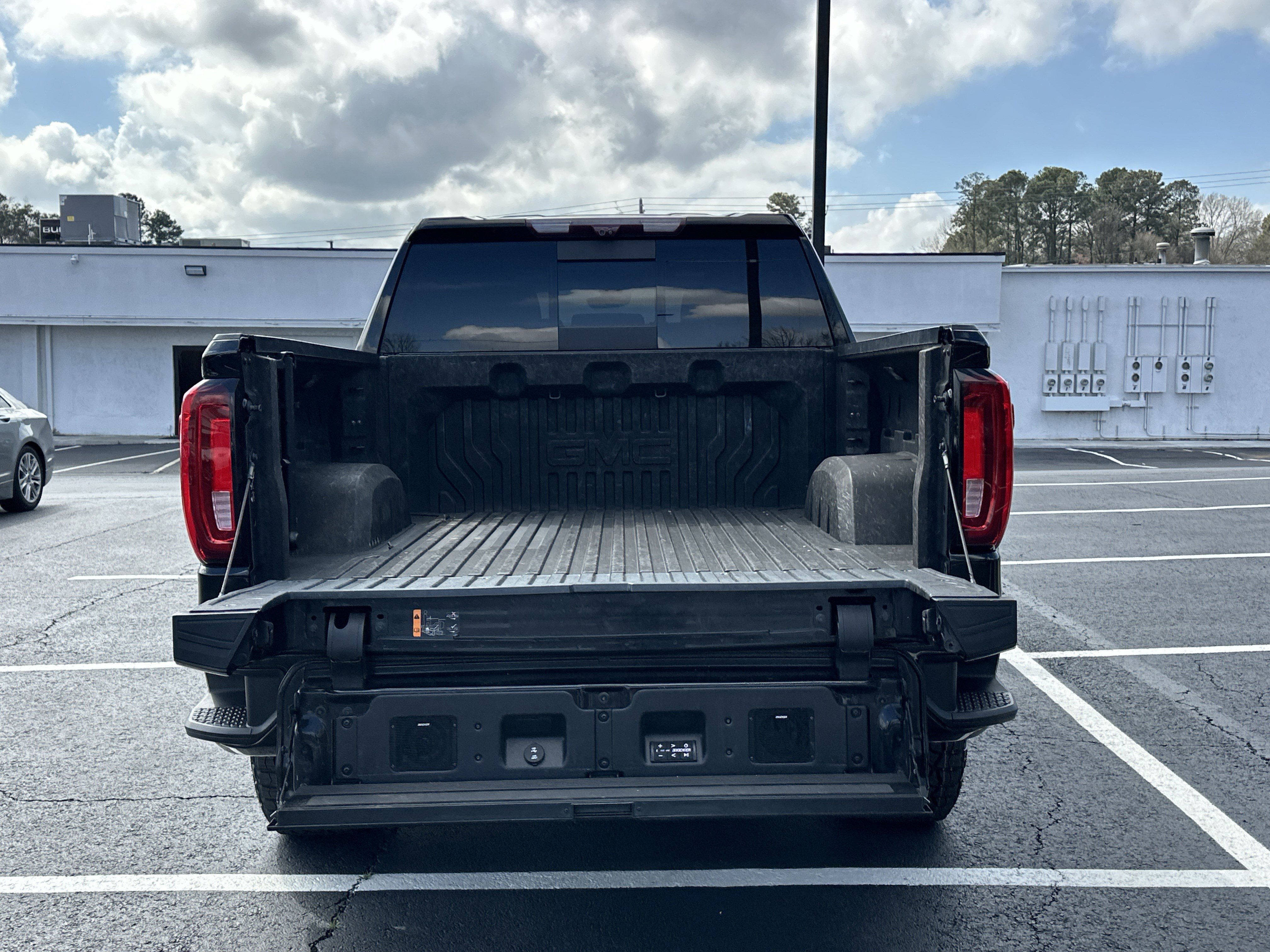 Used 2021 GMC Sierra 1500 AT4 w/ AT4 Value Package AWD/4WD image 14