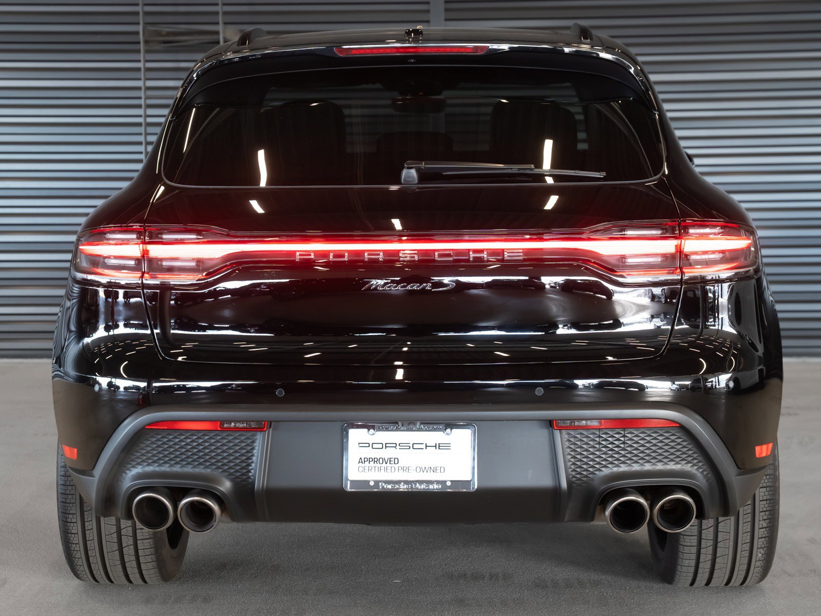 Certified 2025 Porsche Macan S image 9