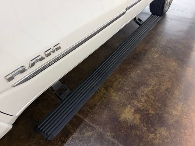 Used 2025 RAM 1500 Tungsten AWD/4WD image 13
