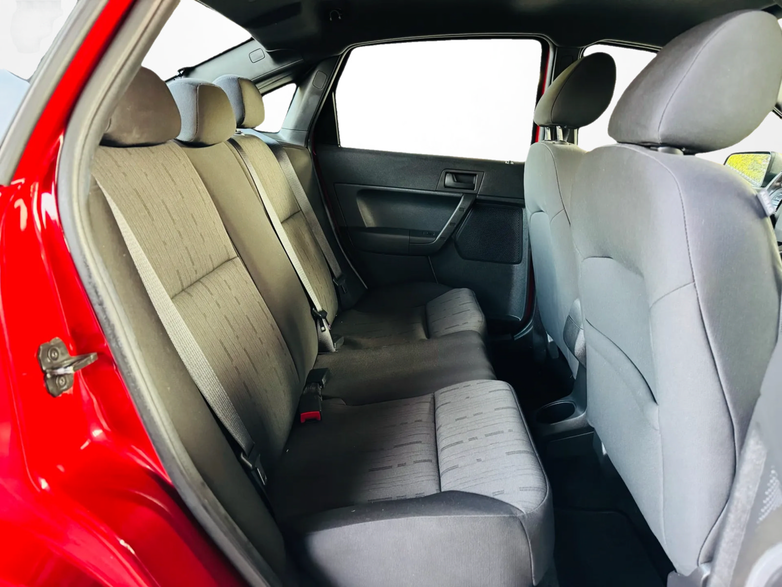 Used 2011 Ford Focus SE w/ 201A Rapid Spec Order Code FWD image 9