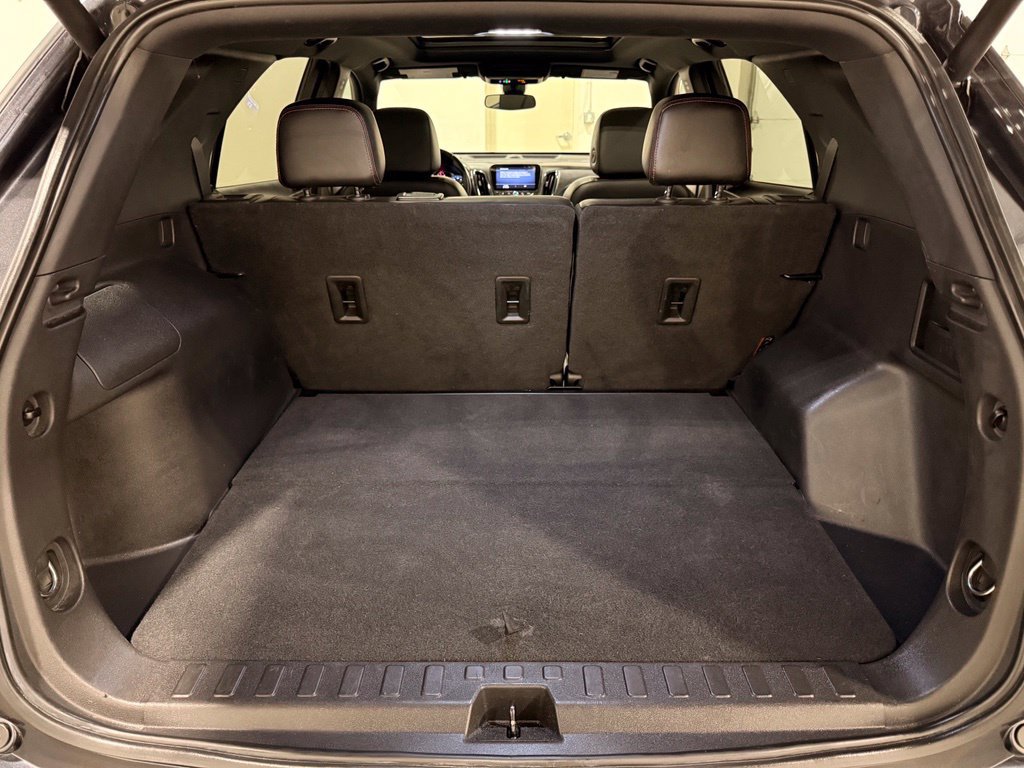 Used 2022 Chevrolet Equinox RS w/ RS Leather Package FWD image 10