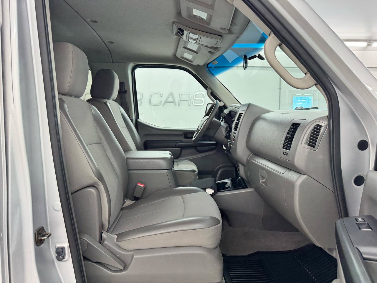 Used 2014 Nissan NV 3500 SV w/ Technology Package RWD image 14