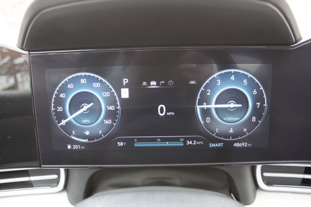 Used 2024 Hyundai Elantra Limited FWD image 22