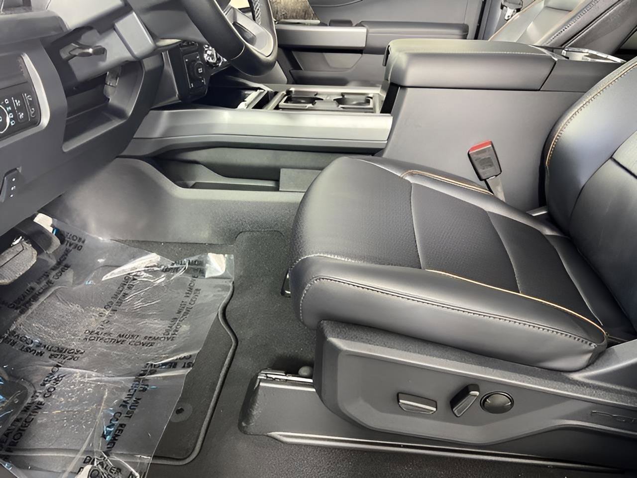 New 2026 Ford F350 Lariat w/ Black Appearance Package image 40