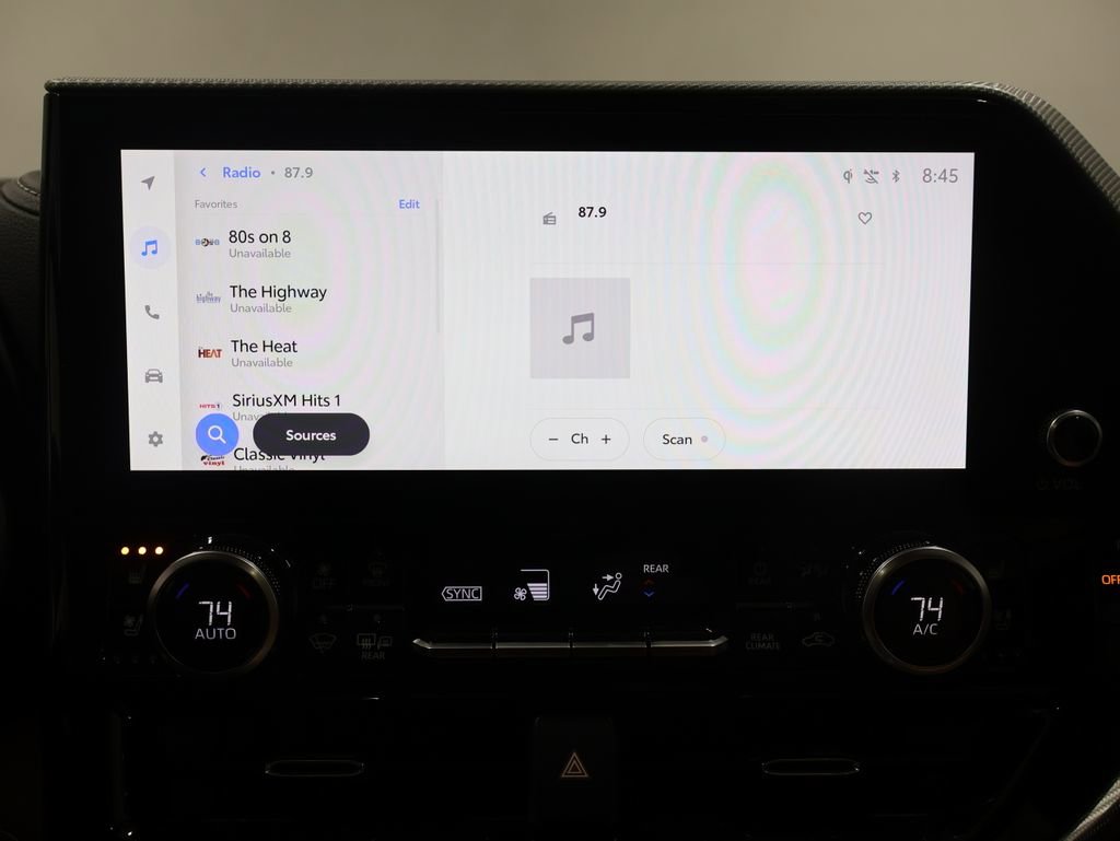 Used 2025 Toyota Highlander Platinum image 31