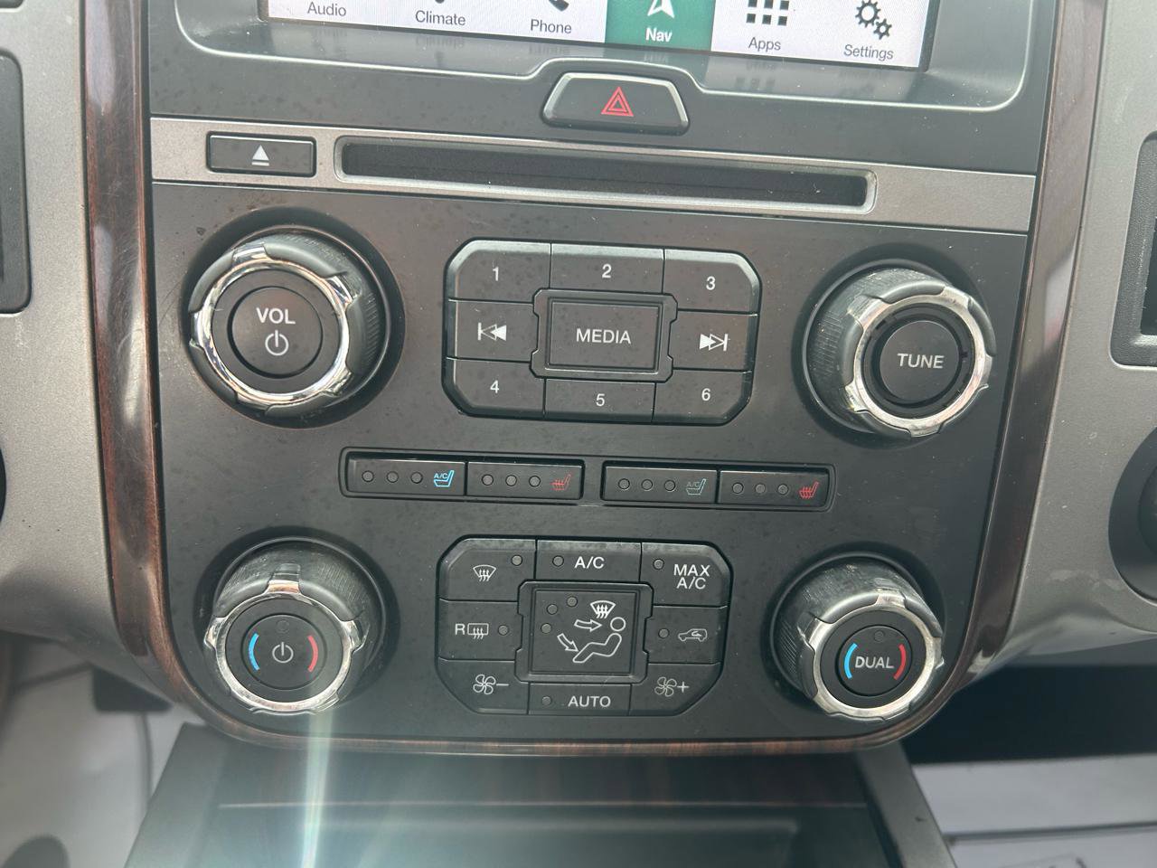 Used 2017 Ford Expedition EL Platinum AWD/4WD image 30