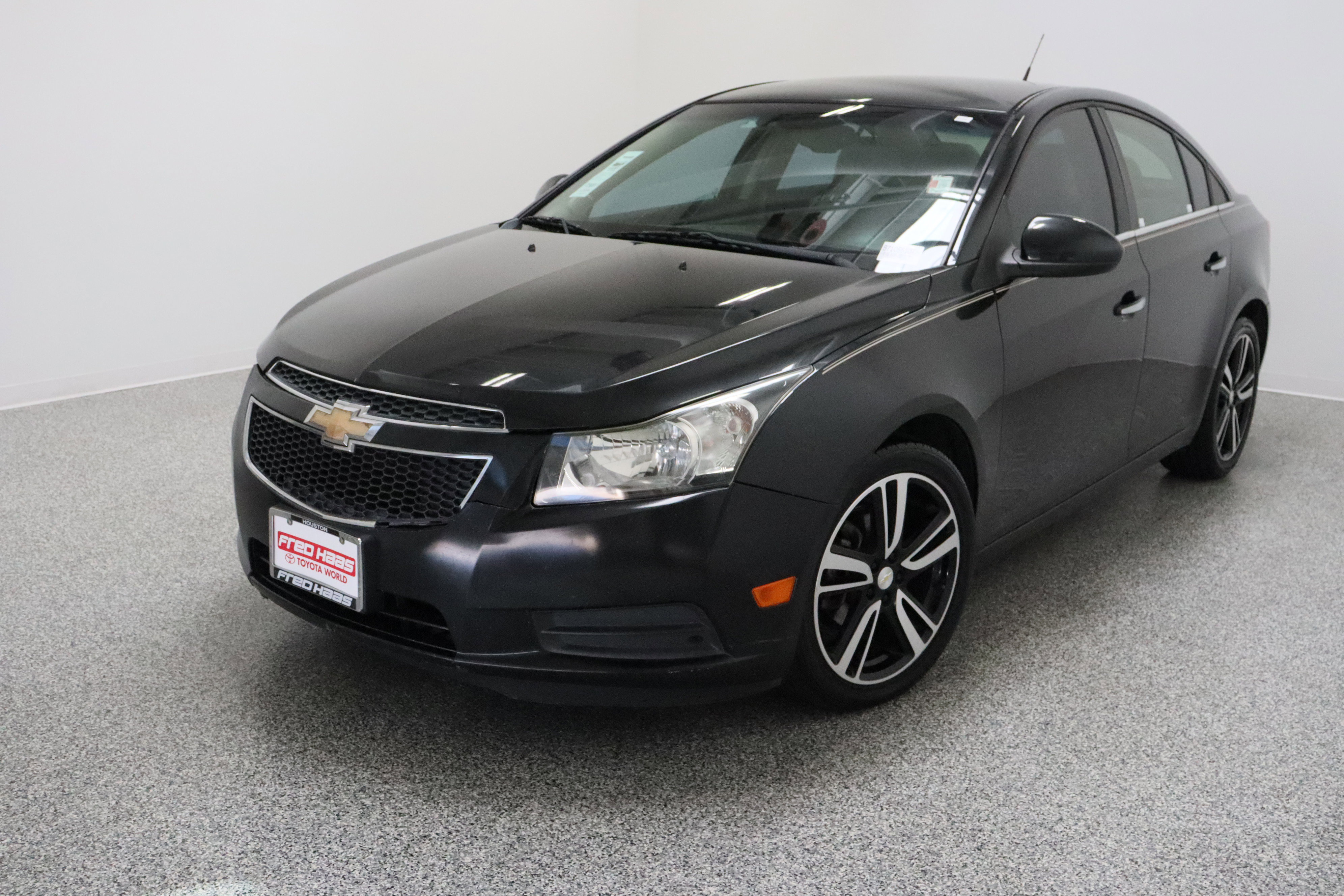 Used 2011 Chevrolet Cruze LTZ image 2