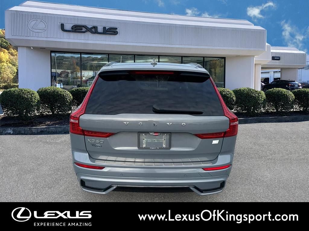 Used 2022 Volvo XC60 T8 R-Design w/ Advanced Package AWD/4WD image 4