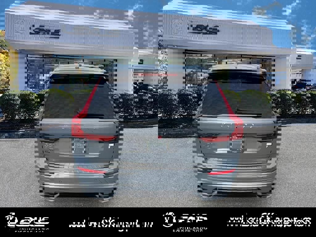 Used 2022 Volvo XC60 T8 R-Design w/ Advanced Package image 4