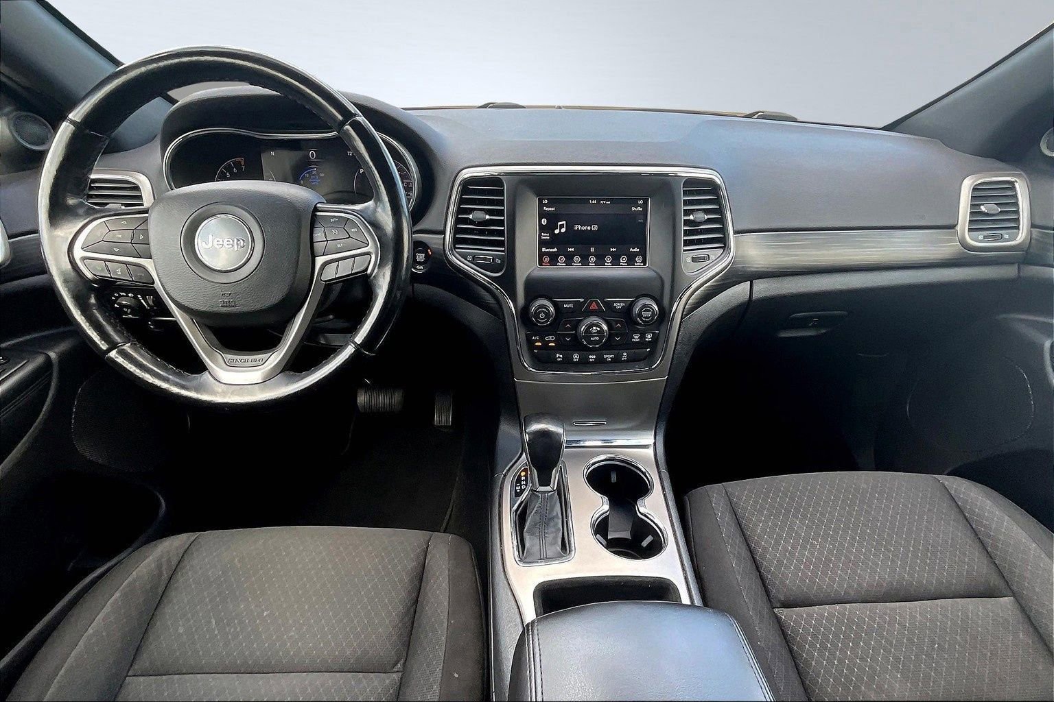 Used 2021 Jeep Grand Cherokee Laredo image 20