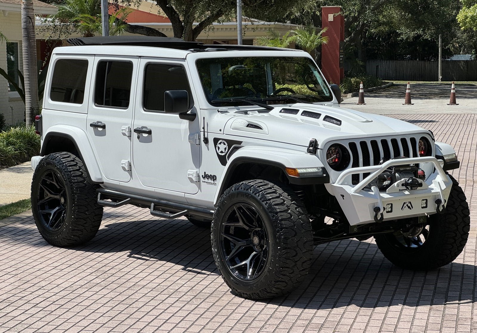 Used 2022 Jeep Wrangler Unlimited Sahara AWD/4WD image 10